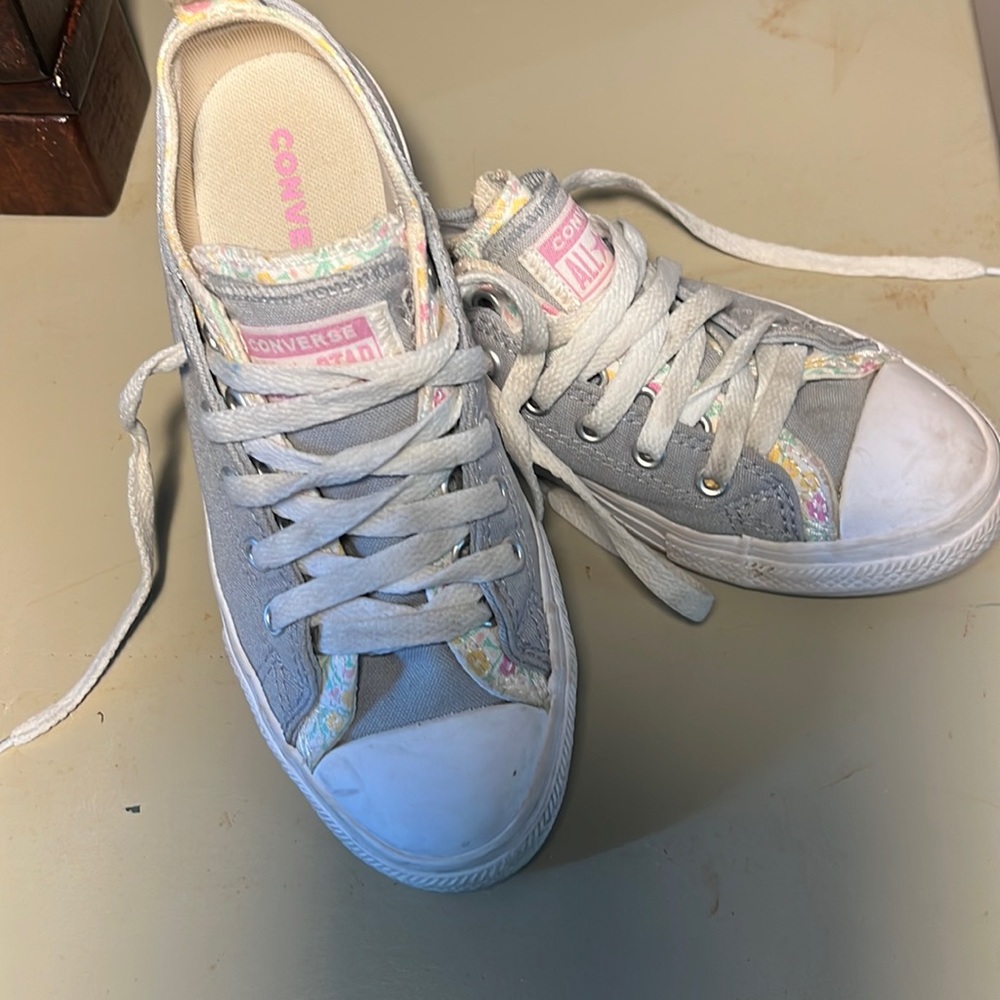 Converse Junior size 2